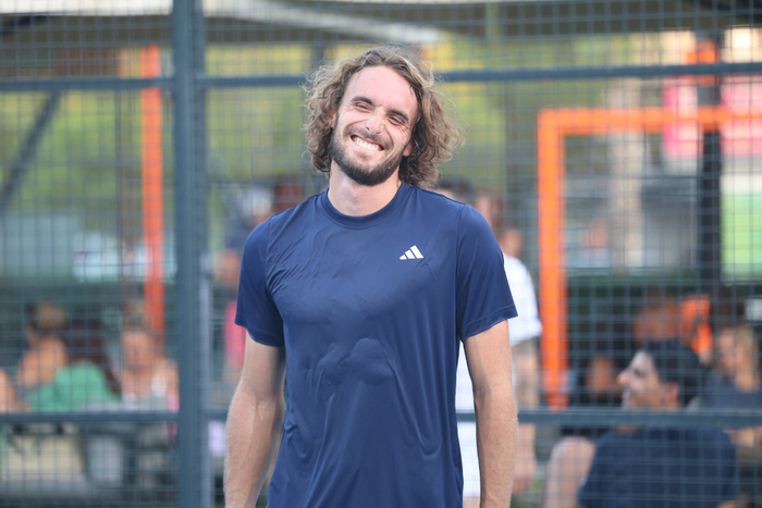 日本网球队爆冷英国网球队，西西帕斯爆发神勇的简单介绍