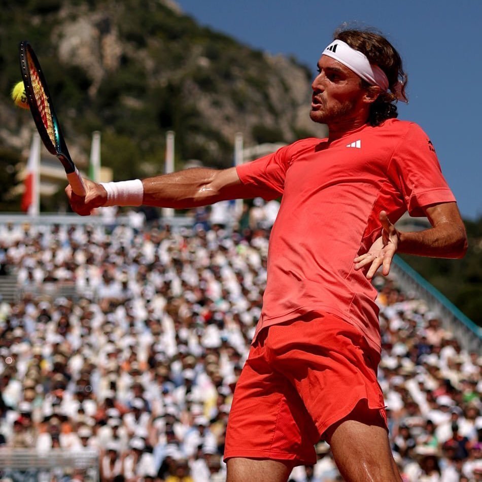 包含法国网球队完胜欧洲网球队，西西帕斯制霸全场的词条