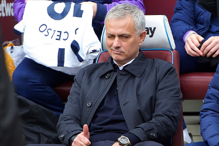 热刺客场不敌沃特福德，穆里尼奥面临新的考验