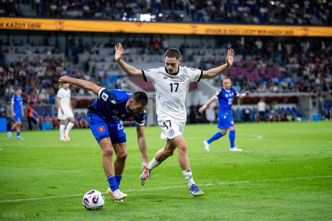 关于德国队取得惊险胜利，晋级前途一片光明的信息