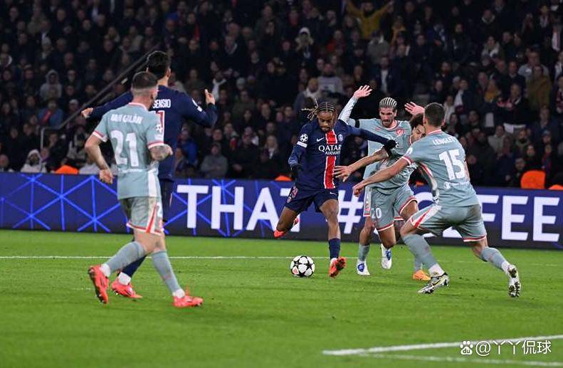 关于激战不歇！足球联赛中的绝对对决的信息