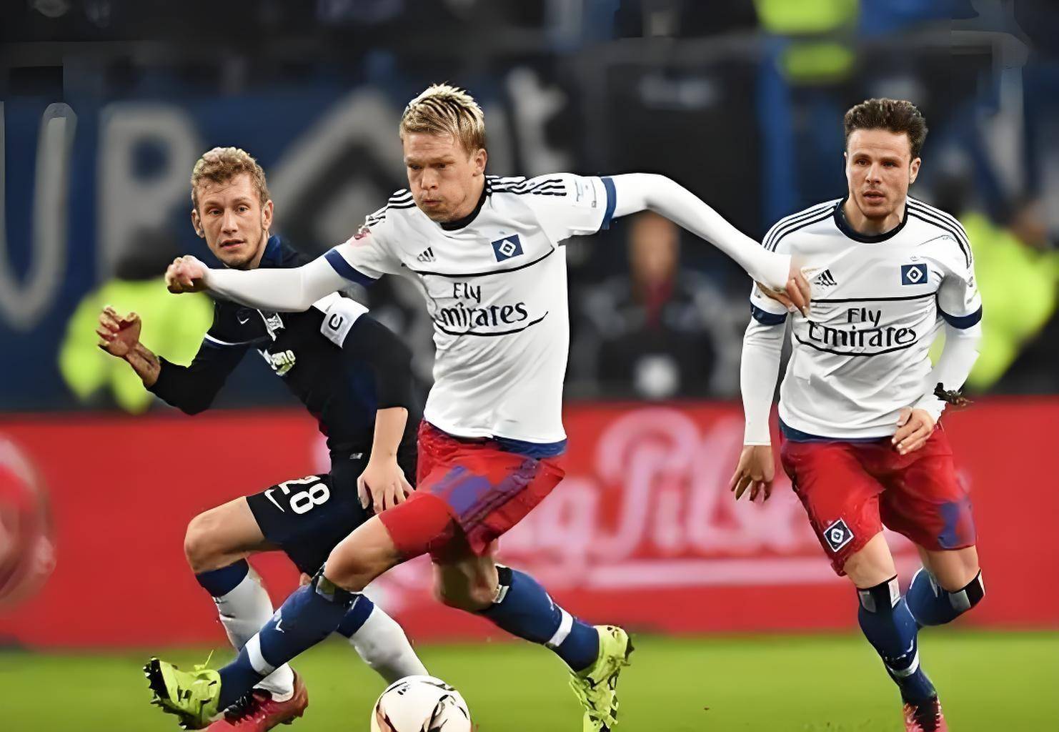 九游体育-包含沙尔克04客场逆转成功，德甲冲击前四的词条