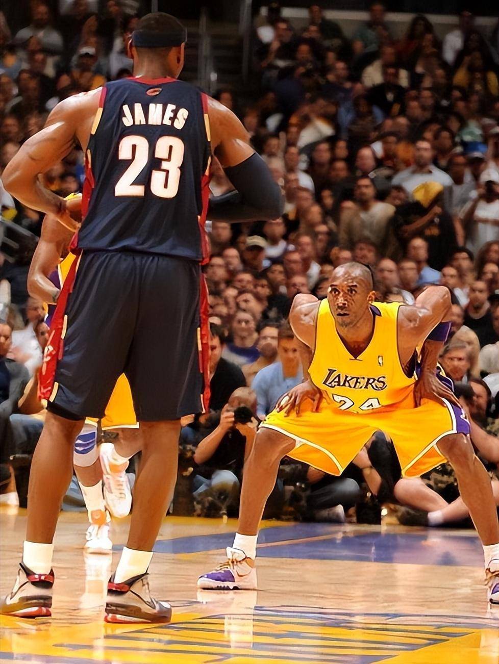 篮球比赛中球员防守技巧获好评 篮球比赛中球员防守技巧获好评