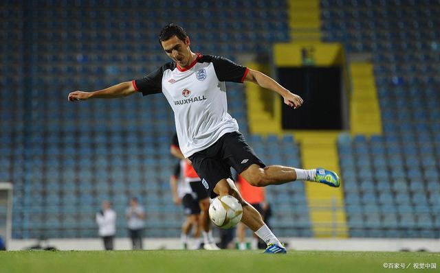 九游体育直播-冰岛队在比赛中击败对手进军四强