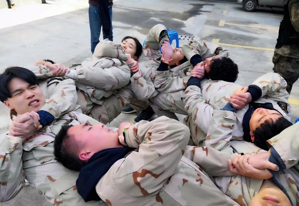 河南队扬眉吐气，凭借团队合作力量取胜的简单介绍