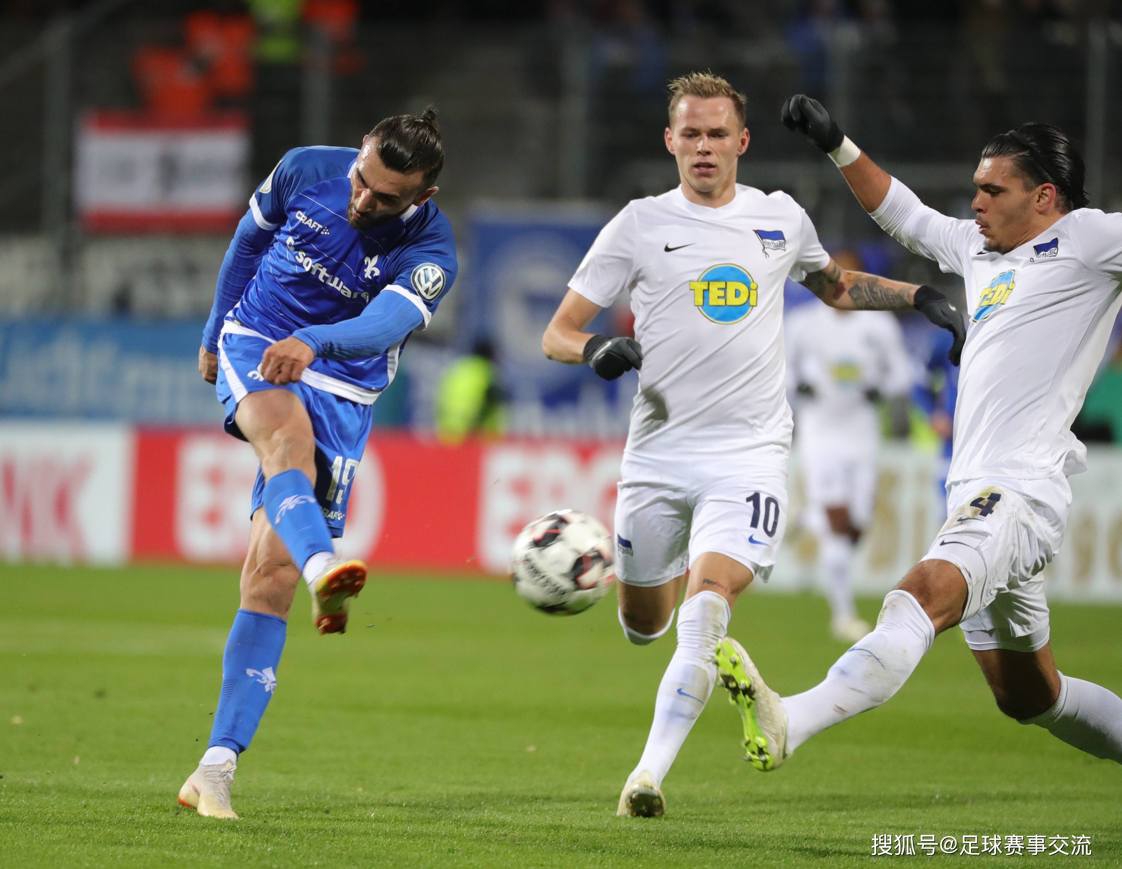 包含汉诺威球员准备好在比赛中表现的词条 包含汉诺威球员准备好在比赛中表现的词条