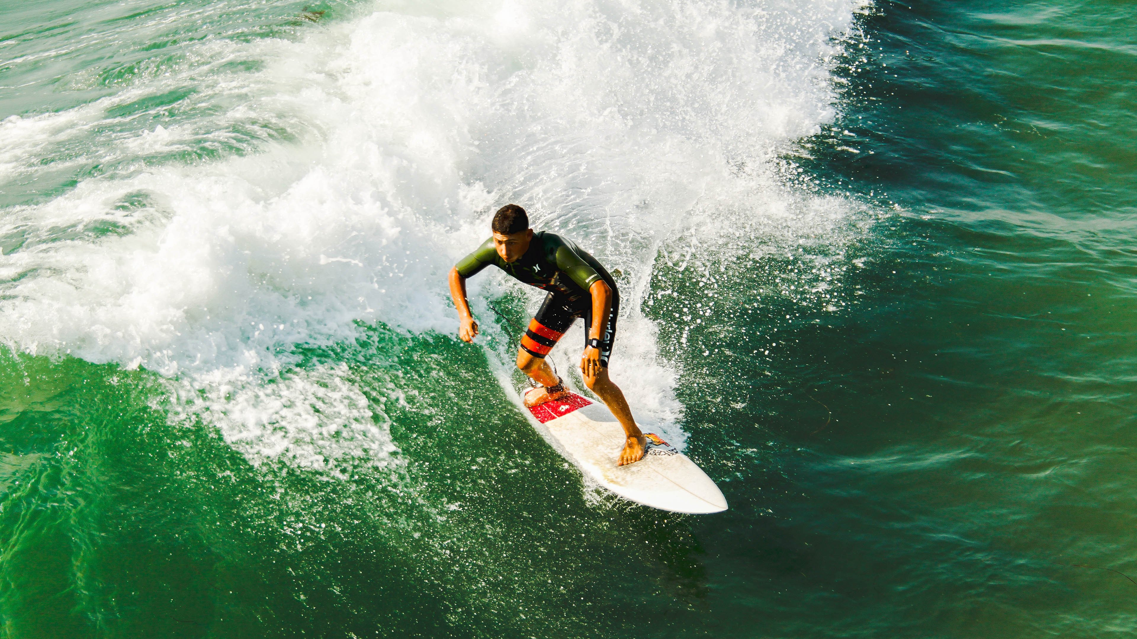 九游VIP-F1年度争冠之夜，凯恩大场面先生，当赛道与绿茵场共享决胜基因